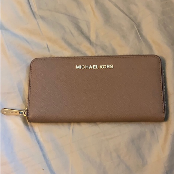 Michael Kors Handbags - Michael Kors tan wallet